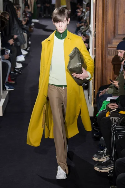 Look 33